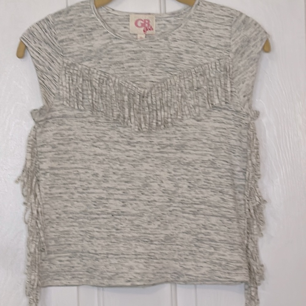 🩷Dillards GB Girls Medium heathered gray/ cream rib knit top with fringe.Western